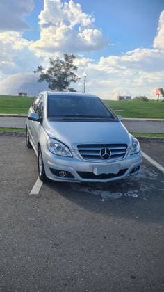 Carro 1.7 FAMILY 8V GASOLINA 4P AUTOMÁTICO