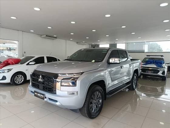 Carro 2.4 BITURBO DIESEL CD HPE 4X4 AUTOMÁTICO