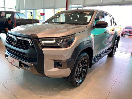 Carro 2.8 D-4D TURBO DIESEL CD CONQUEST 4X4 AUTOMÁTICO