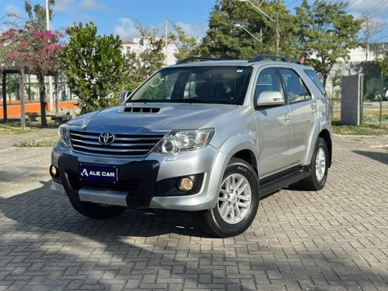 Carro 3.0 SRV 4X4 7 LUGARES 16V TURBO INTERCOOLER DIESEL 4P AUTOMÁTICO