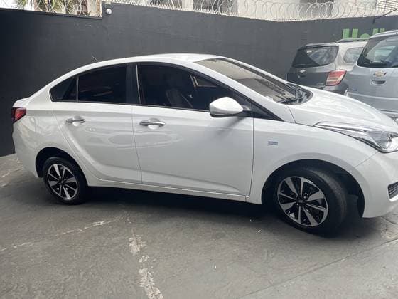 Carro 1.6 COMFORT PLUS 16V FLEX 4P AUTOMÁTICO