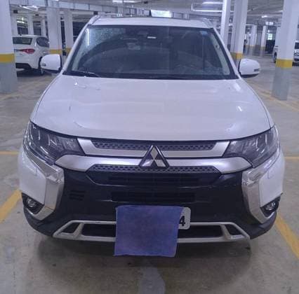 Carro 3.0 MIVEC V6 GASOLINA HPE-S AWD AUTOMÁTICO