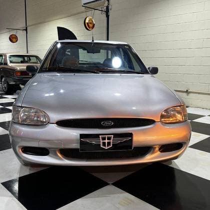 Carro 1.8 I GL 16V GASOLINA 4P MANUAL