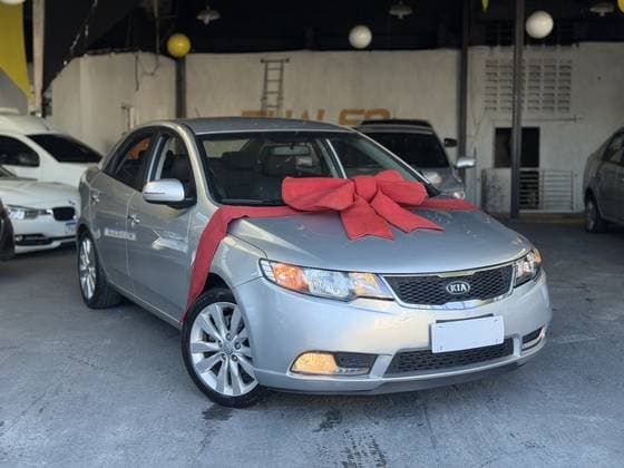 Carro 1.6 E.221 SEDAN 16V GASOLINA 4P AUTOMÁTICO