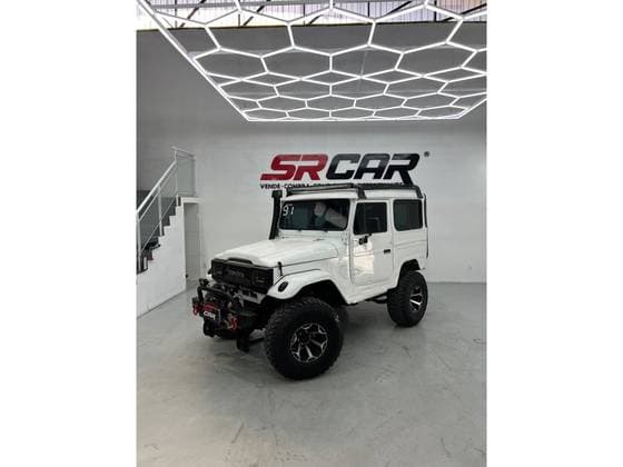 Carro 3.7 BJ50LV 4X4 TETO RIGIDO DIESEL 2P MANUAL
