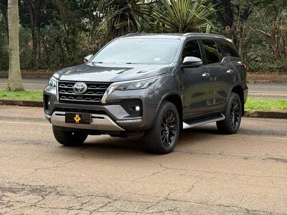 Carro 2.8 D-4D TURBO DIESEL SRX 7L 4X4 AUTOMÁTICO