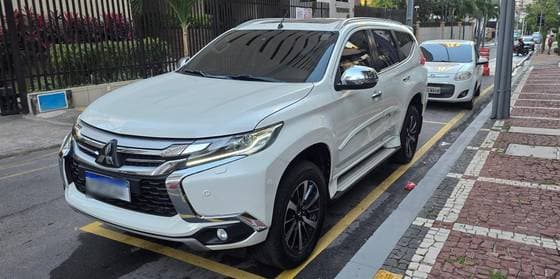 Carro 2.4 16V MIVEC TURBO DIESEL HPE AWD AUTOMÁTICO