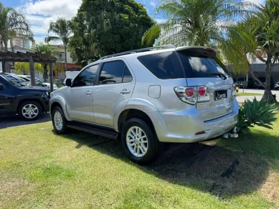 Carro 2.7 SR 4X2 CD 16V FLEX 4P AUTOMÁTICO