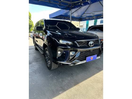 Carro 2.8 D-4D TURBO DIESEL SRX PLATINUM 7L 4X4 AUTOMÁTICO