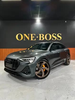 Carro ELÉTRICO PERFORMANCE BLACK QUATTRO