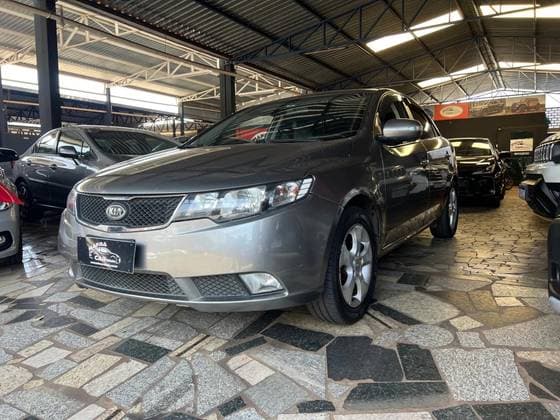 Carro 1.6 E.213 SEDAN 16V GASOLINA 4P MANUAL