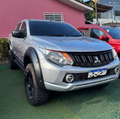 Carro 2.4 16V TURBO DIESEL SPORT GLX OUTDOOR CD 4P 4X4 MANUAL