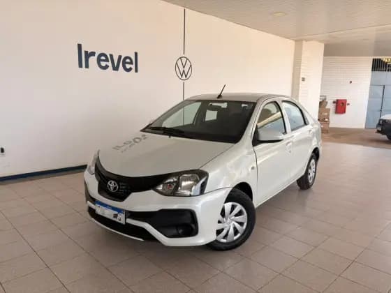 Carro 1.5 X PLUS SEDAN 16V FLEX 4P MANUAL