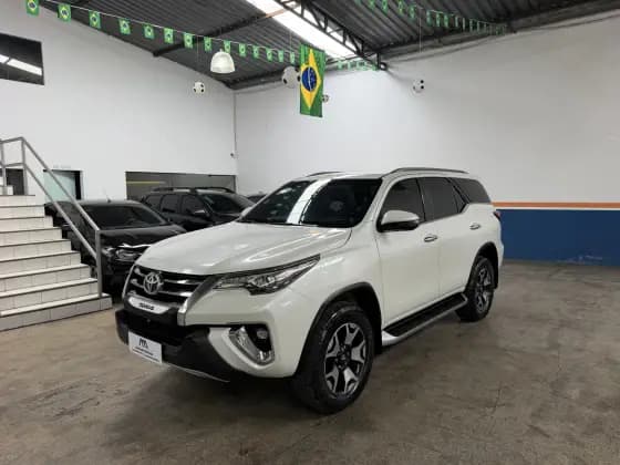 Carro 2.8 SRX DIAMOND 4X4 7 LUGARES 16V TURBO INTERCOOLER DIESEL 4P AUTOMÁTICO