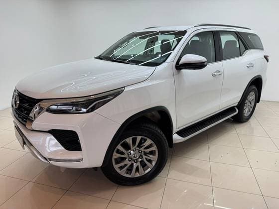 Carro 2.8 D-4D TURBO DIESEL SRX 7L 4X4 AUTOMÁTICO