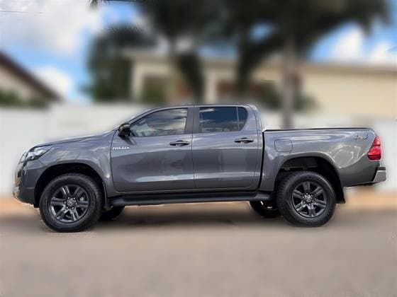 Carro 2.8 D-4D TURBO DIESEL CD SR 4X4 AUTOMÁTICO