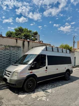 Carro 2.4 FURGÃO LONGO TURBO DIESEL 3P MANUAL
