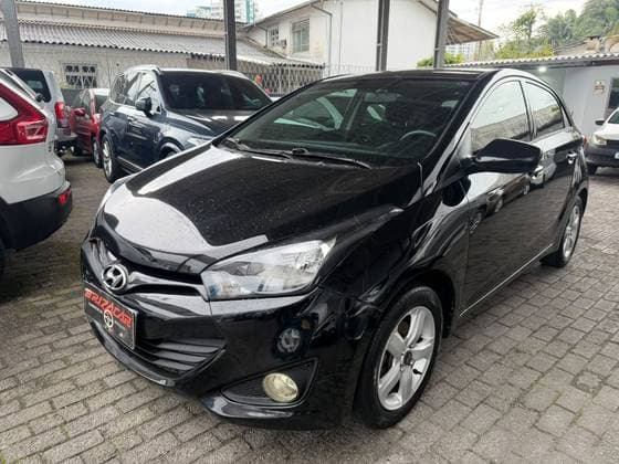 Carro 1.0 COMFORT PLUS 12V FLEX 4P MANUAL