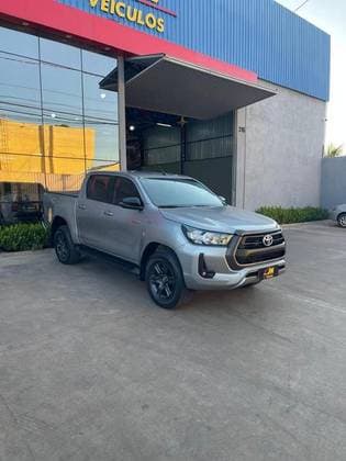Carro 2.8 D-4D TURBO DIESEL CD SR 4X4 AUTOMÁTICO