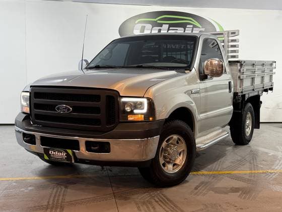 Carro 3.9 XLT 4X2 CS DIESEL 2P MANUAL