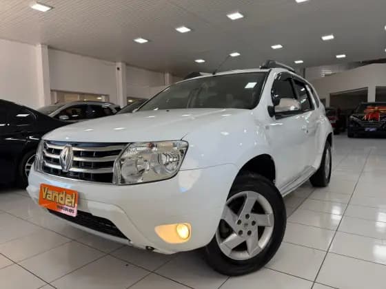 Carro 1.6 DYNAMIQUE 4X2 16V FLEX 4P MANUAL
