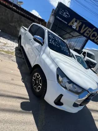 Carro 2.8 D-4D TURBO DIESEL CD POWER PACK 4X4 MANUAL