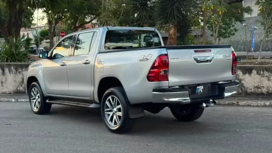 Carro 2.8 SRX 4X4 CD 16V DIESEL 4P AUTOMÁTICO