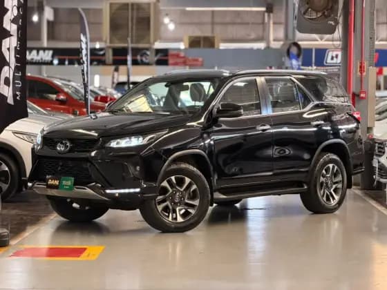 Carro 2.8 D-4D TURBO DIESEL DIAMOND 7L 4X4 AUTOMÁTICO