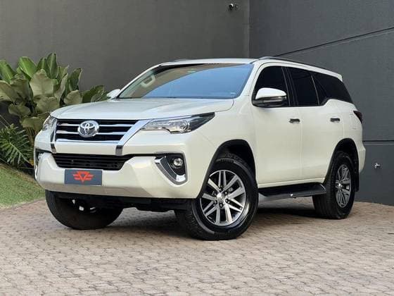 Carro 2.8 SRX 4X4 7 LUGARES 16V TURBO INTERCOOLER DIESEL 4P AUTOMÁTICO