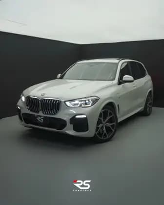 Carro 3.0 I6 TURBO HÍBRIDO XDRIVE45E M SPORT AUTOMÁTICO