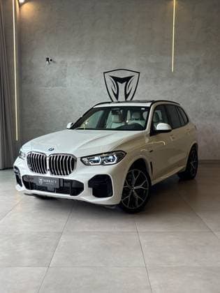 Carro 3.0 I6 TURBO HÍBRIDO XDRIVE45E M SPORT AUTOMÁTICO