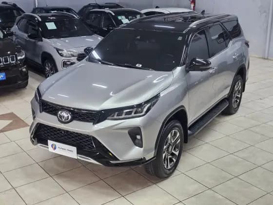Carro 2.8 D-4D TURBO DIESEL DIAMOND 7L 4X4 AUTOMÁTICO