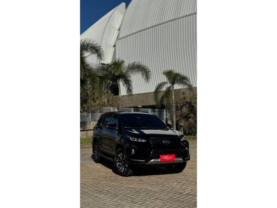 Carro 2.8 D-4D TURBO DIESEL DIAMOND 7L 4X4 AUTOMÁTICO