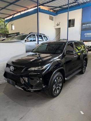 Carro 2.8 D-4D TURBO DIESEL SRX PLATINUM 7L 4X4 AUTOMÁTICO