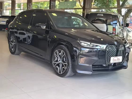 Carro ELÉTRICO XDRIVE40