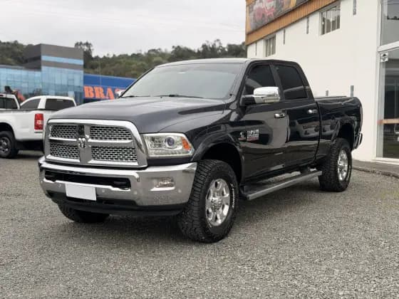 Carro 6.7 LARAMIE 4X4 CD I6 TURBO DIESEL 4P AUTOMÁTICO
