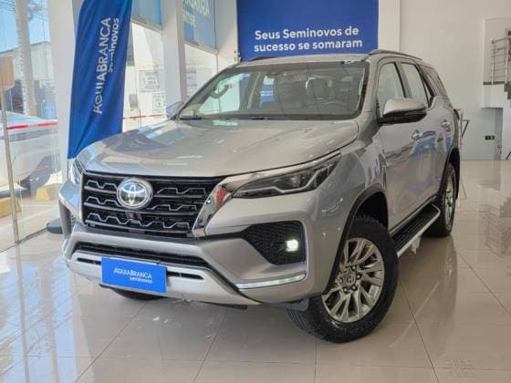 Carro 2.8 D-4D TURBO DIESEL SRX 7L 4X4 AUTOMÁTICO
