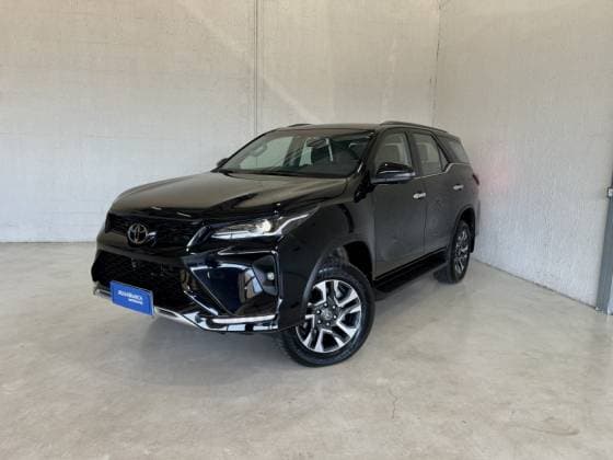 Carro 2.8 D-4D TURBO DIESEL SRX PLATINUM 4X4 AUTOMÁTICO