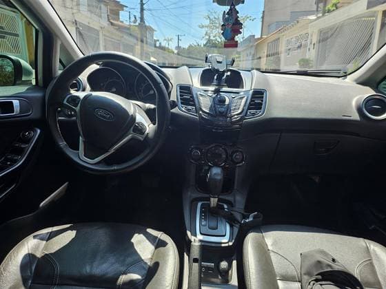 Carro 1.6 TITANIUM HATCH 16V FLEX 4P POWERSHIFT