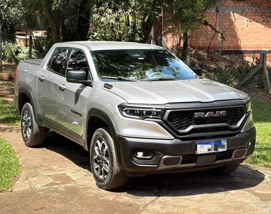 Carro 2.0 TURBO DIESEL REBEL 4X4 AUTOMÁTICO