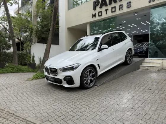 Carro 3.0 I6 TURBO HÍBRIDO XDRIVE45E M SPORT AUTOMÁTICO