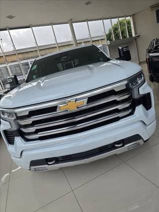 Carro 5.3 V8 GASOLINA 1500 HIGH COUNTRY 4X4 AUTOMÁTICO