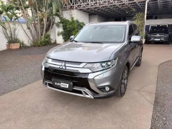 Carro 2.2 MIVEC DI-D DIESEL HPE-S AWD AUTOMÁTICO