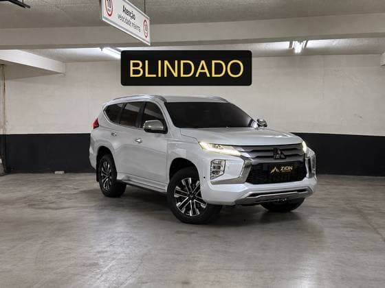 Carro 2.4 16V MIVEC TURBO DIESEL HPE AWD AUTOMÁTICO