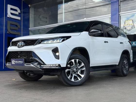 Carro 2.8 D-4D TURBO DIESEL DIAMOND 7L 4X4 AUTOMÁTICO