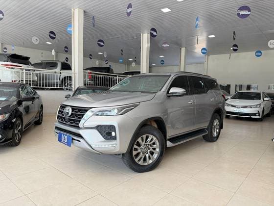 Carro 2.8 D-4D TURBO DIESEL SRX 7L 4X4 AUTOMÁTICO