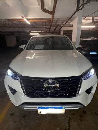 Carro 2.8 D-4D TURBO DIESEL SRX 7L 4X4 AUTOMÁTICO