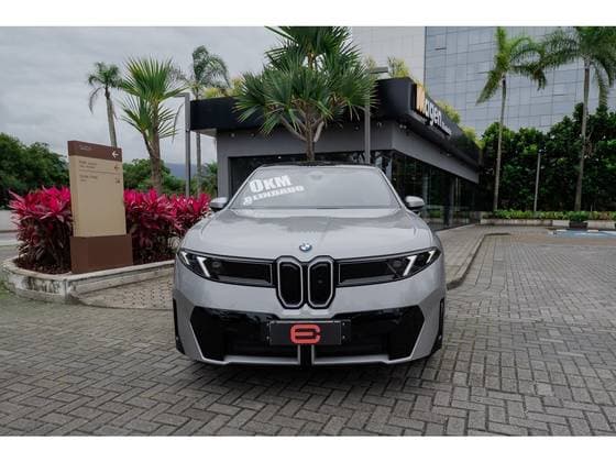 Carro 108,7 KW ELÉTRICO 50 XDRIVE