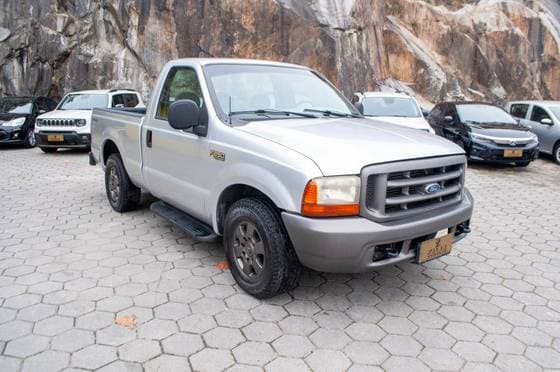 Carro 3.9 XL 4X2 CS DIESEL 2P MANUAL
