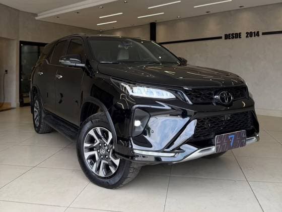 Carro 2.8 D-4D TURBO DIESEL DIAMOND 7L 4X4 AUTOMÁTICO